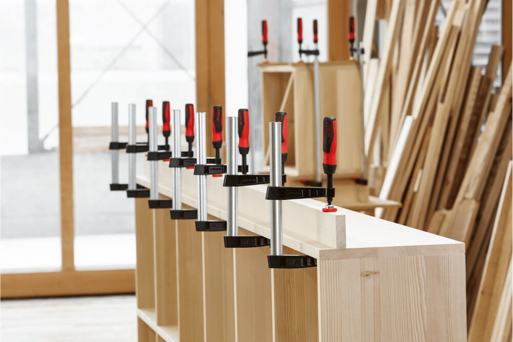 Sraigtinis ketaus spaustuvas su 2-kompontų plastikine rankena TG - 2K Sraigtinis ketaus spaustuvas su 2-kompontų plastikine rankena TG - 2K