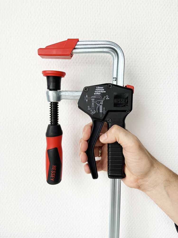 Spaustuvas darbui viena ranka su 2K rankena BESSEY EHZ-2K Spaustuvas darbui viena ranka su 2K rankena BESSEY EHZ-2K