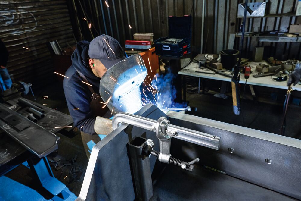 Didelės suspaudimo jėgos plieninis spaustuvas BESSEYS STBVC Didelės suspaudimo jėgos plieninis spaustuvas BESSEYS STBVC