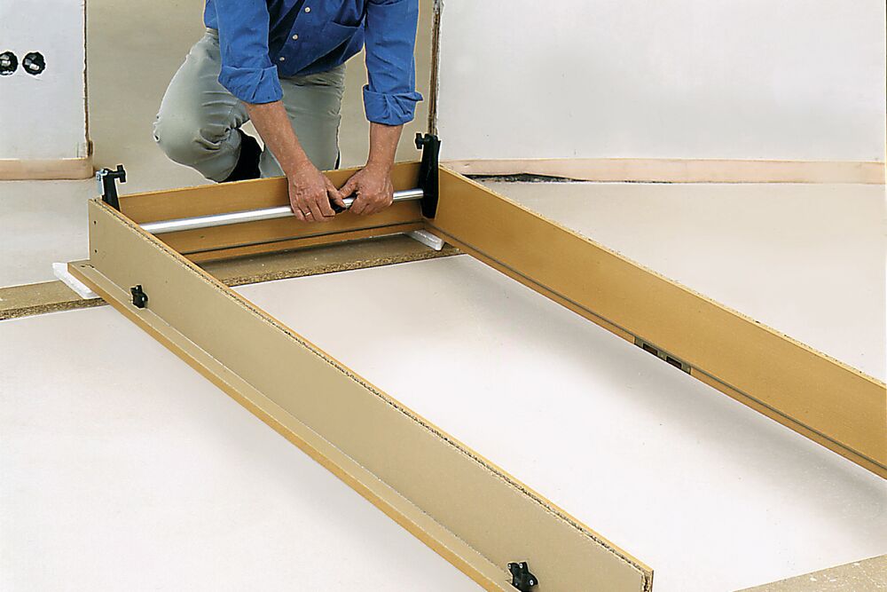 Spaustuvas durų rėmų montavimui BESSEY TMS Spaustuvas durų rėmų montavimui BESSEY TMS