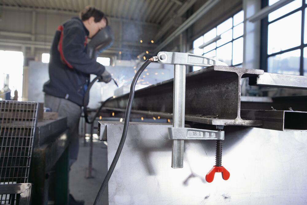 Suvirinimo spaustuvas (įžeminimui) su varžtu LP/TP Suvirinimo spaustuvas (įžeminimui) su varžtu LP/TP