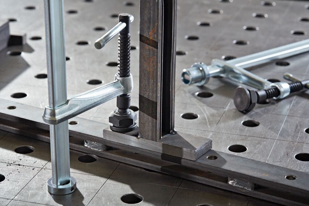 Stalo spaustuvas su specialia prispaudimo galvute TWM28-30-12 Stalo spaustuvas su specialia prispaudimo galvute TWM28-30-12