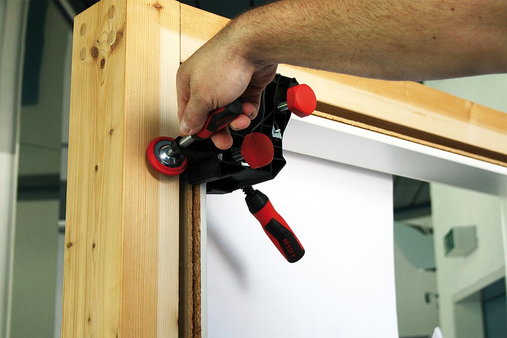 Durų rėmo kampų išlyginimo spaustuvai Bessey WTR Durų rėmo kampų išlyginimo spaustuvai Bessey WTR