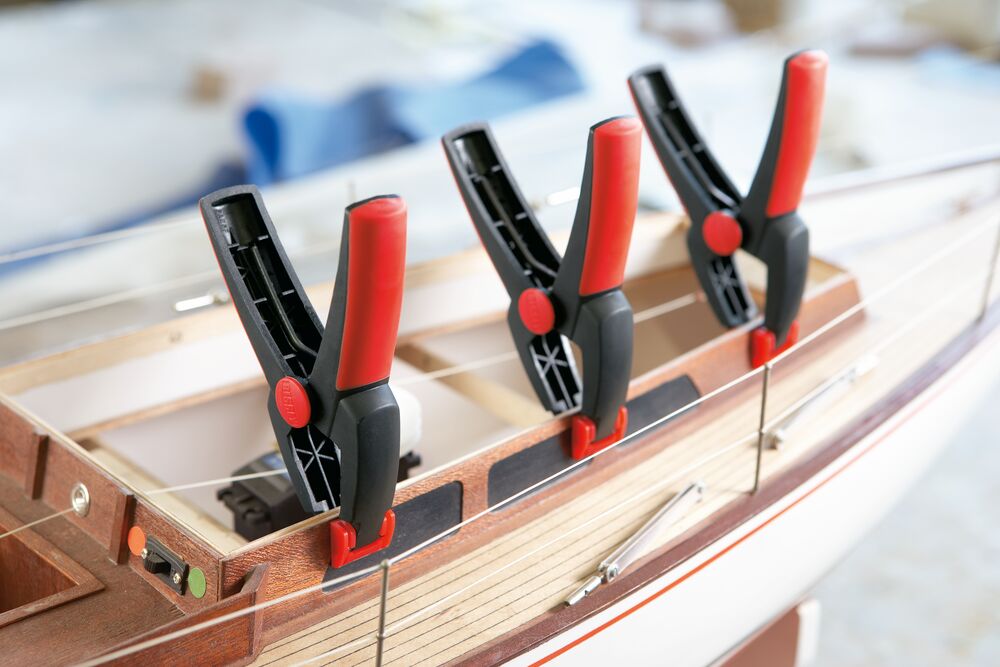 Spaustuvai klijavimui, gręžimui, pjovimui