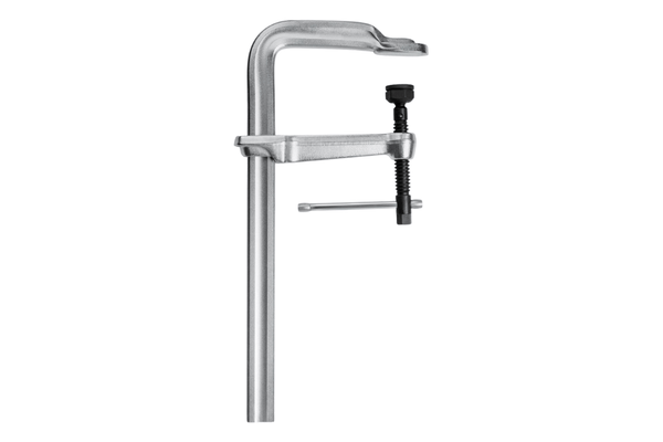 Didelės suspaudimo jėgos plieninis spaustuvas BESSEYS STBM