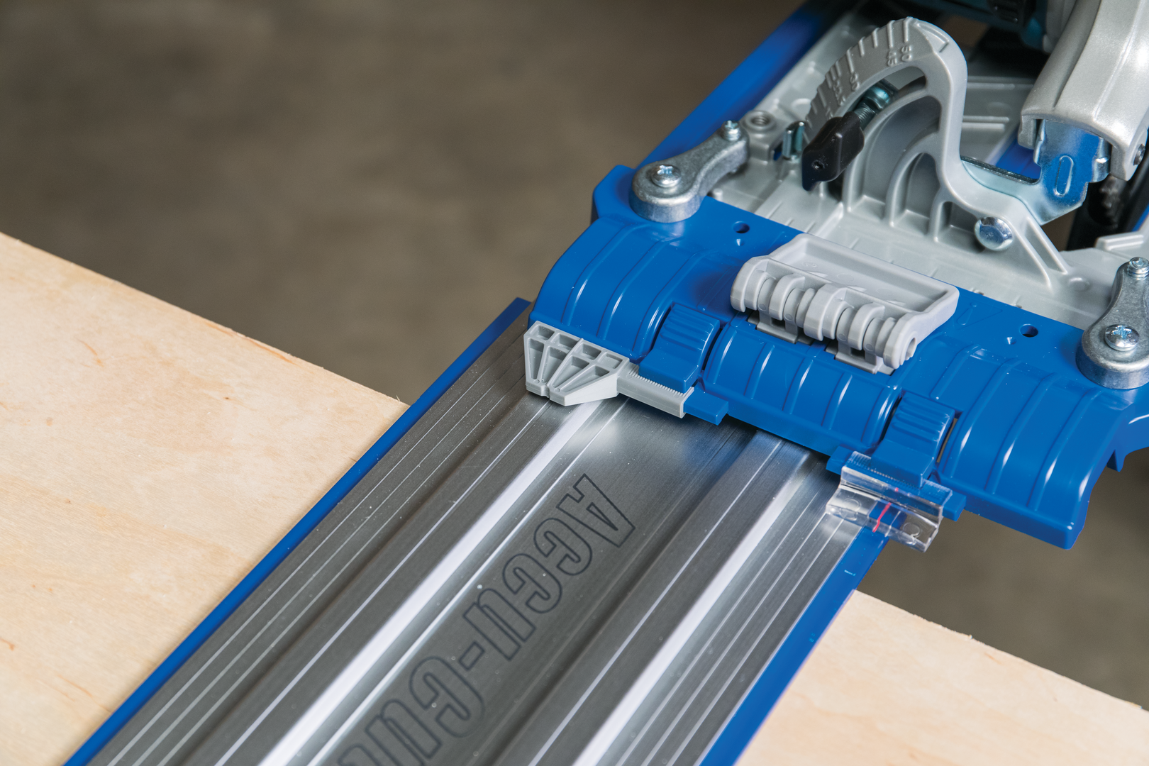 Kreg universali kreipiančioji liniuotė Accu-Cut™ KMA2700