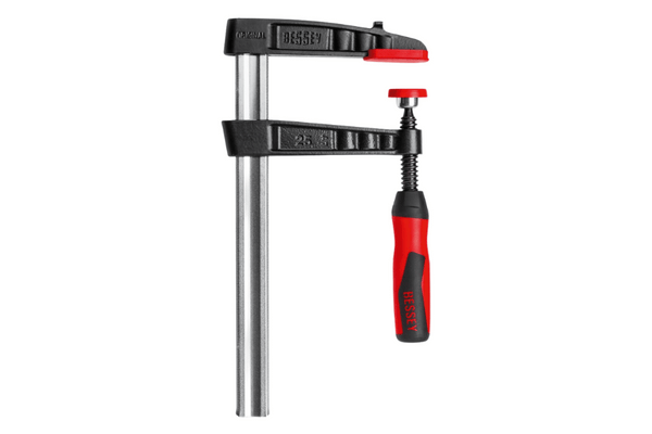 Sraigtinis ketaus spaustuvas su 2-kompontų plastikine rankena TG - 2K