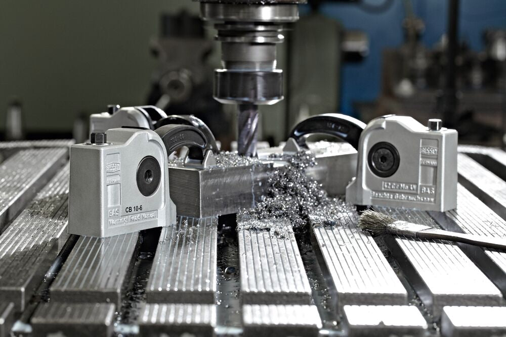 Staklių spaustuvas BAS-CB kompaktiškas kiaurinė tvirtinimo anga