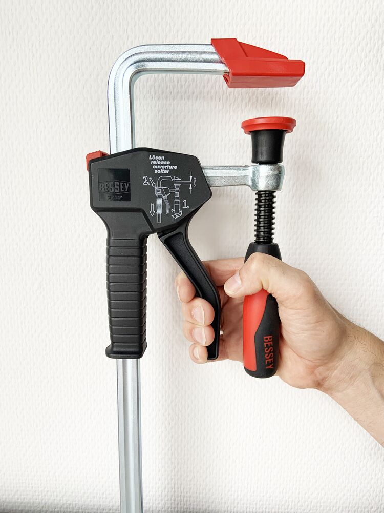 Spaustuvas darbui viena ranka su 2K rankena BESSEY EHZ-2K