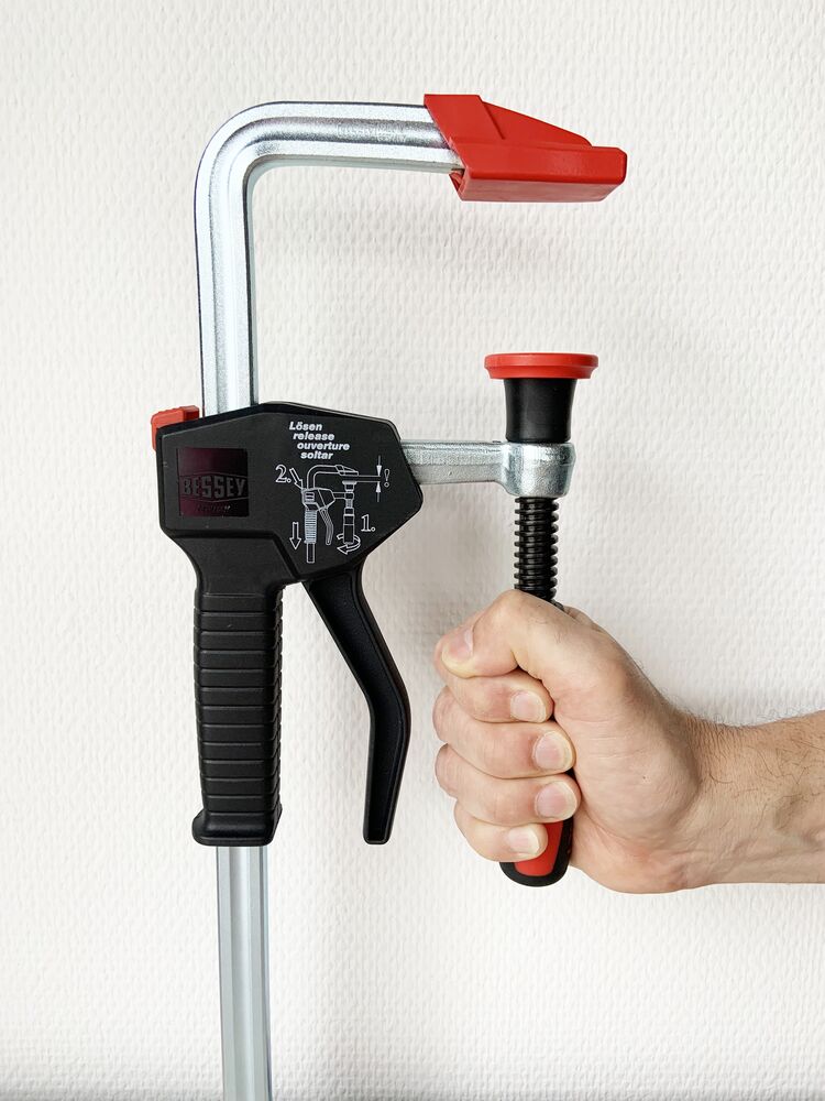 Spaustuvas darbui viena ranka su 2K rankena BESSEY EHZ-2K