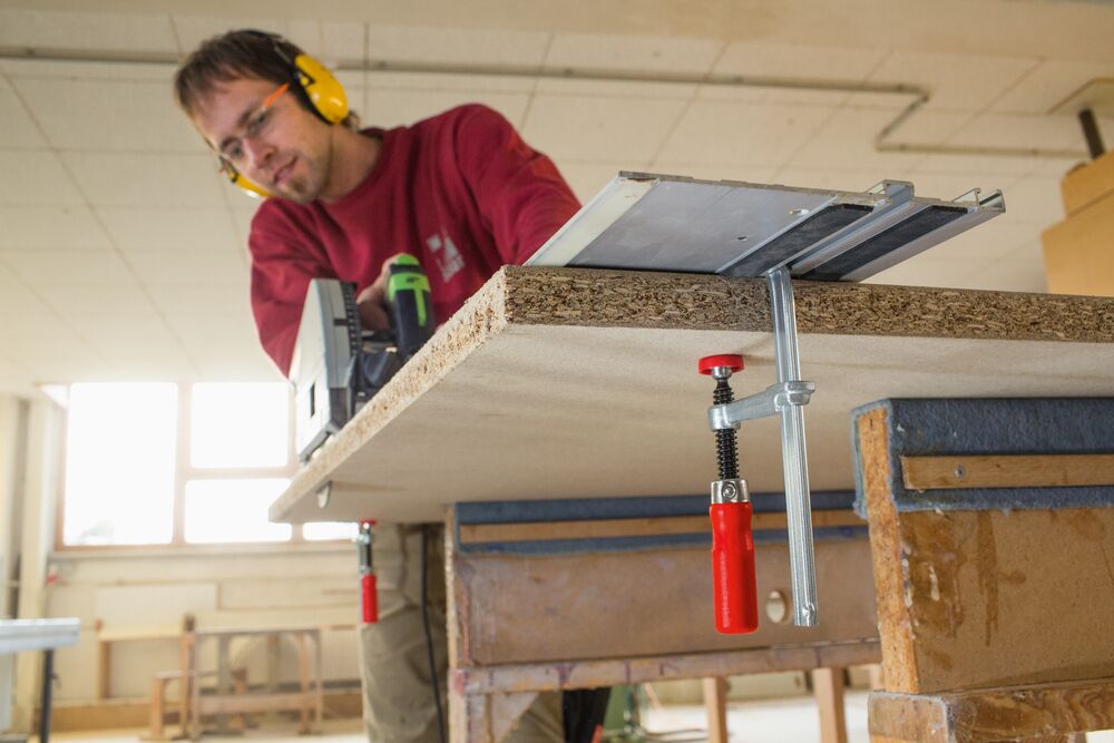 Plieninis stalo spaustuvas BESSEY GTR