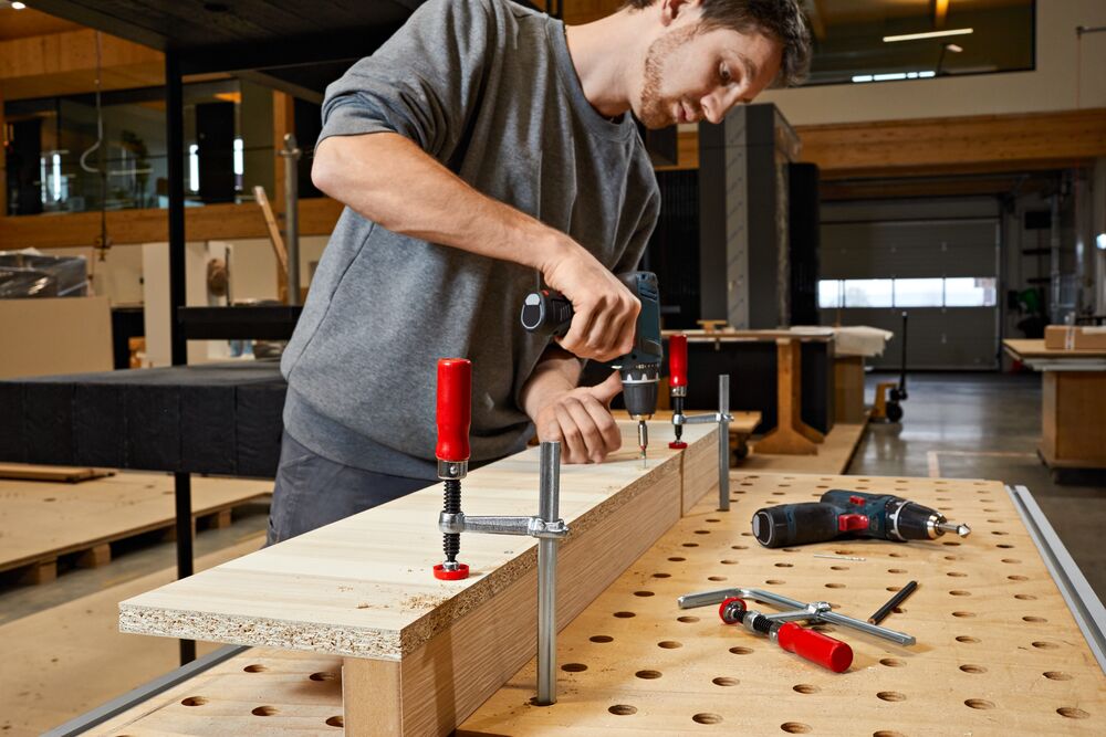 Plieninis stalo spaustuvas BESSEY GTR