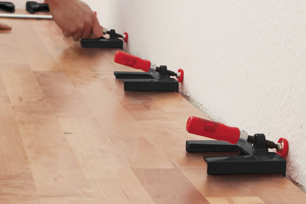 Tarpiklis dangų montavimui ir klojimui PVA