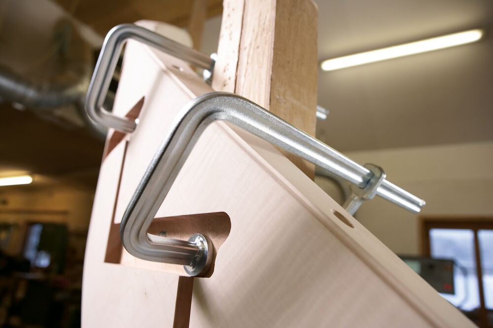 U-formos plieninis spaustuvas BESSEY SGU su svirtimi