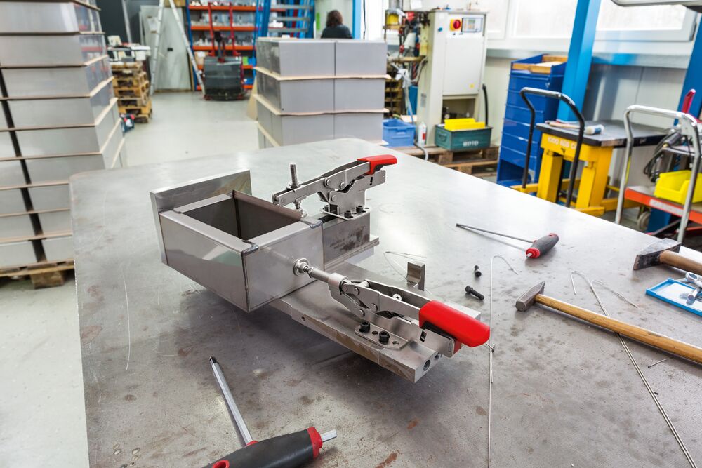 Dvikryptis svirtinis spaustuvas BESSEY STC-IHH