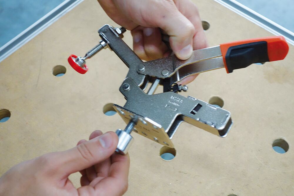 Daugiafunkcio stalo adapteris STC-SET-T20