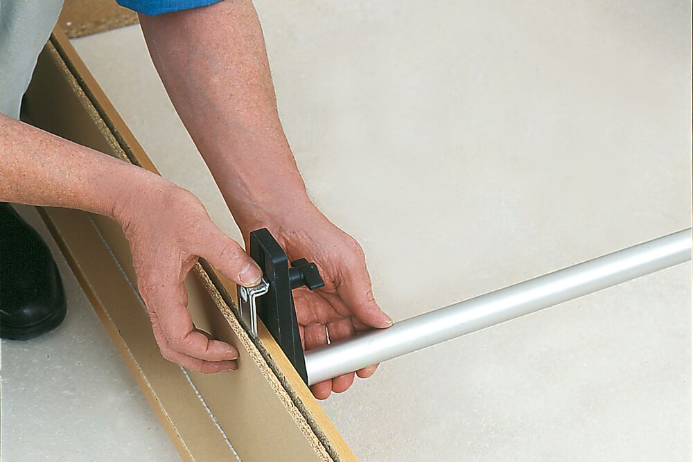 Spaustuvas durų rėmų montavimui BESSEY TMS